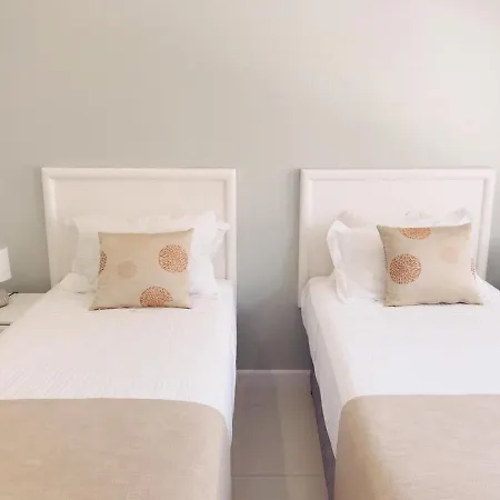 Panorama Guesthouse Apartments Beau Vallon Beach Exterior photo