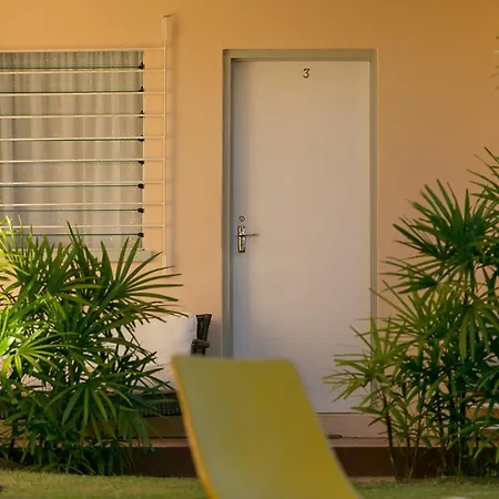 Panorama Guesthouse Apartments Beau Vallon Beach Exterior photo