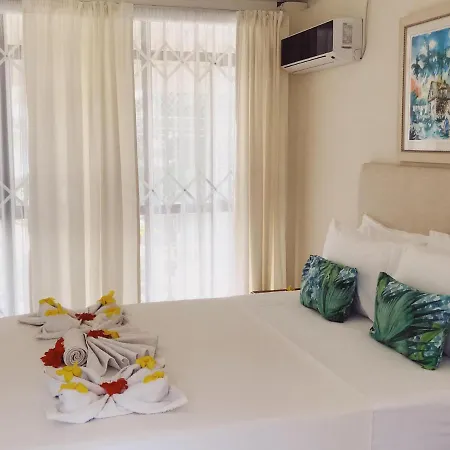 Panorama Guesthouse Apartments Beau Vallon Beach Exterior photo