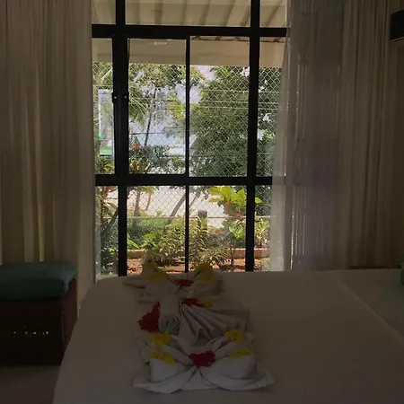 Panorama Guesthouse Apartments Beau Vallon Beach Exterior photo