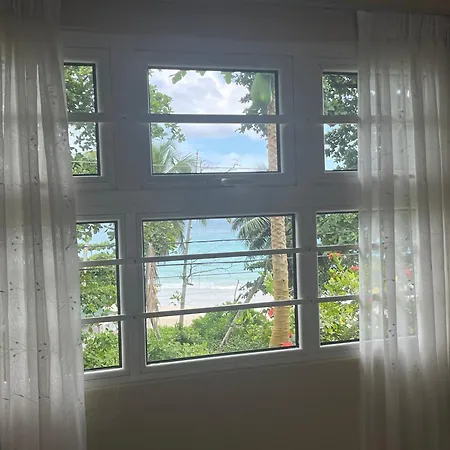 Panorama Guesthouse Apartments Beau Vallon Beach Exterior photo